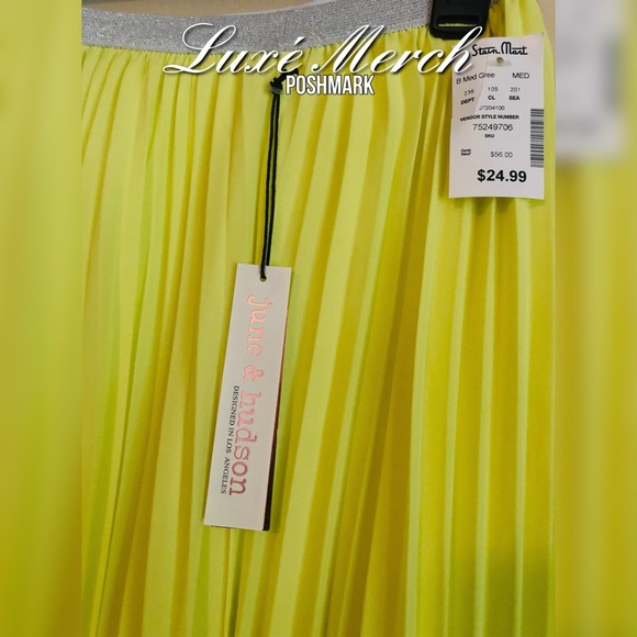 June & Hudson Pleated Skirt - Medium - Picture 2 of 6